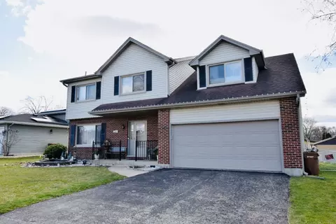 525 Polo Club Dr, Glendale Heights, IL 60139