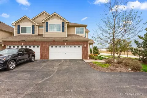 10097 Cummings St, Huntley, IL 60142