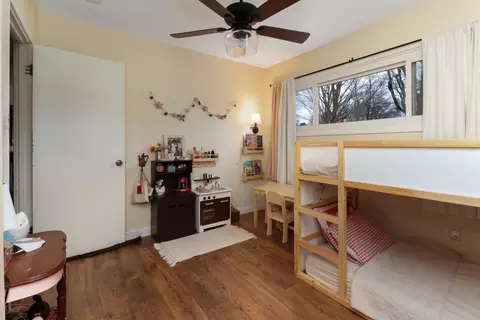 Bedroom - 913 Green Ave, Normal, IL 61761 photo 4 of 7