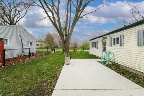 Exterior - 913 Green Ave, Normal, IL 61761 photo 2 of 7