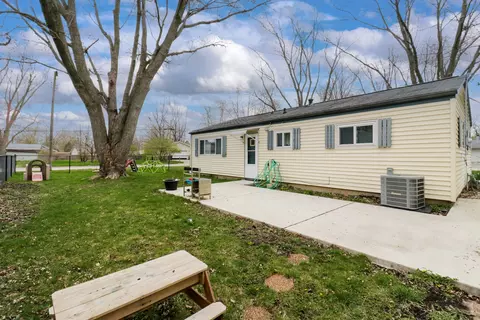 Exterior - 913 Green Ave, Normal, IL 61761 photo 4 of 7