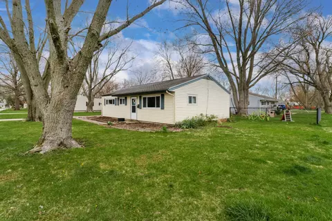 Exterior - 913 Green Ave, Normal, IL 61761 photo 7 of 7