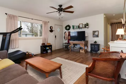 Living - 913 Green Ave, Normal, IL 61761 photo 2 of 3