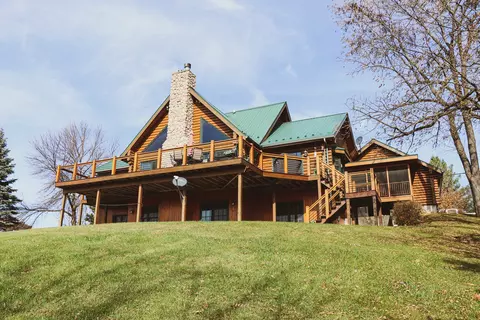 8017 W Chestnut Mountain Rd, Hanover, IL 61041