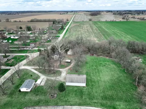 Exterior - 1971 W Tower Rd, Kankakee, IL 60901 photo 3 of 10