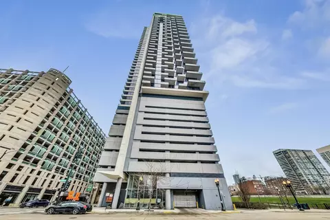 235 W Van Buren St #1517, Chicago, IL 60607