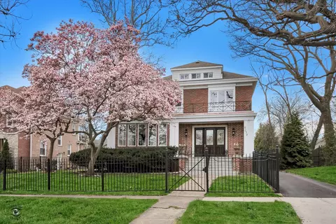 9230 S Pleasant Ave, Chicago, IL 60643