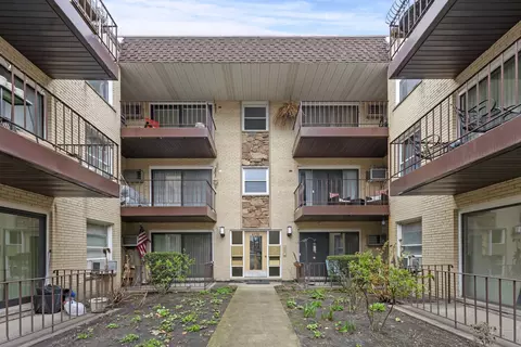 4336 N Keeler Ave #3C, Chicago, IL 60641