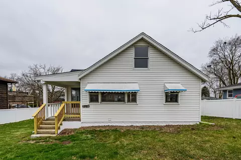 26 E Washington St, Round Lake, IL 60073