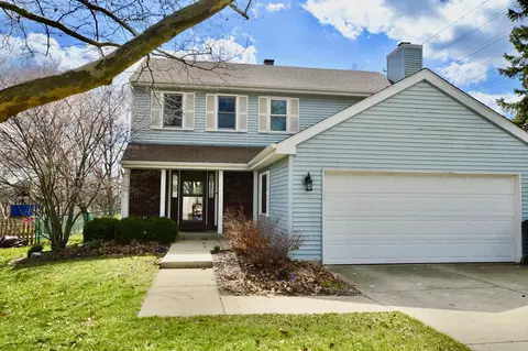 5525 W Sherman Dr, Mchenry, IL 60050