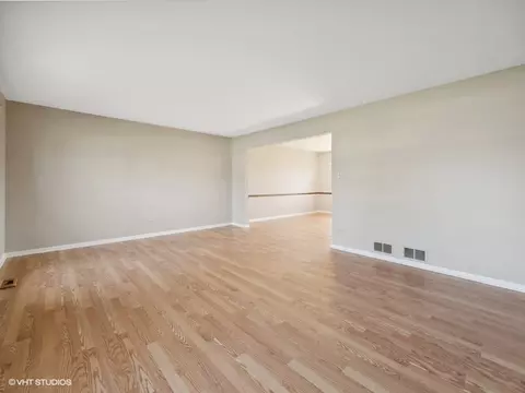 2518 Troy Cir, Olympia Fields, IL 60461 photo 4