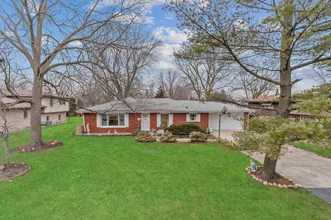 8620 W 73rd St, Justice, IL 60458