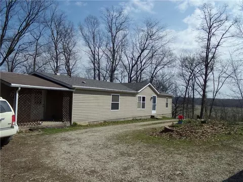 1674 E 350 North Rd, Cowden, IL 62422