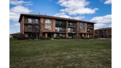 11110 S Heritage Dr #3C, Palos Hills, IL 60465
