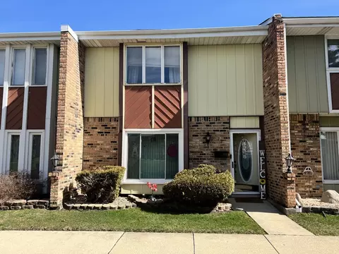 12 Sioux Ct, Justice, IL 60458