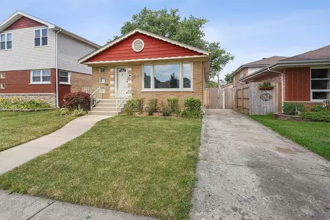 10245 S Trumbull Ave, Evergreen Park, IL 60805