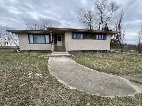 2957 E Kentucky Rd, Beecher, IL 60401
