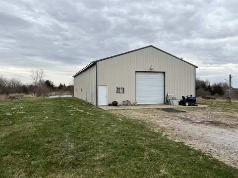Exterior - 2957 E Kentucky Rd, Beecher, IL 60401 photo 7 of 10