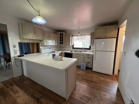 Kitchen - 2957 E Kentucky Rd, Beecher, IL 60401 photo 2 of 2