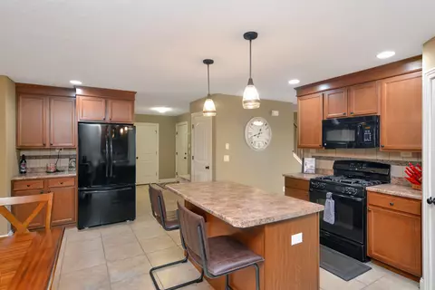 Kitchen - 2608 Shepard Rd, Normal, IL 61761 photo 4 of 16