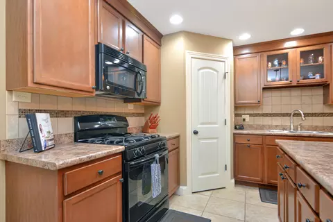 Kitchen - 2608 Shepard Rd, Normal, IL 61761 photo 12 of 16