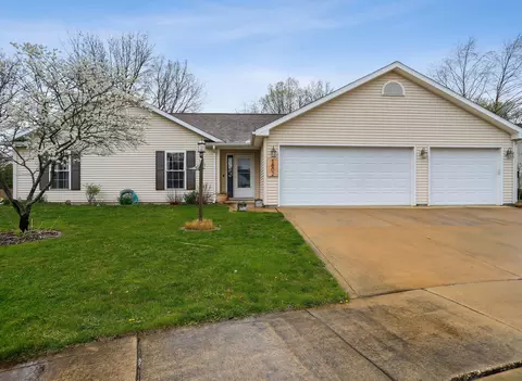 1802 E Fairfield Cir, Urbana, IL 61802