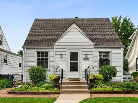 5114 N Odell Ave, Harwood Heights, IL 60706