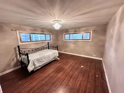 Bedroom - 1104 Lawrence Ave, Elgin, IL 60123 photo 4 of 6