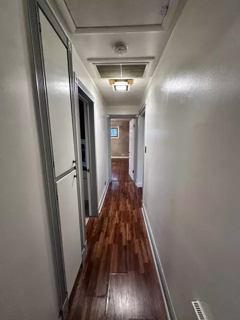 Entry Way - 1104 Lawrence Ave, Elgin, IL 60123 photo 2 of 2