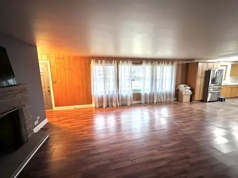 Living - 1104 Lawrence Ave, Elgin, IL 60123 photo 4 of 4