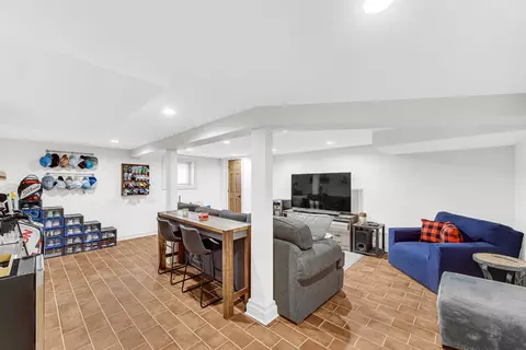 Living - 3511 Maple Ave, Berwyn, IL 60402 photo 5 of 6