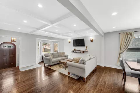 Living - 3511 Maple Ave, Berwyn, IL 60402 photo 2 of 6