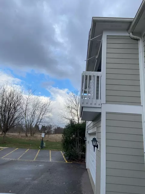Exterior - 2505 Emily Ln, Elgin, IL 60124 photo 8 of 10