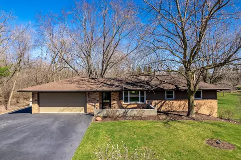 1138 Melwood Dr, Rockford, IL 61108