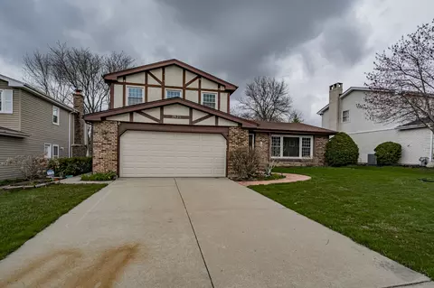 2820 Sun Valley Rd, Lisle, IL 60532