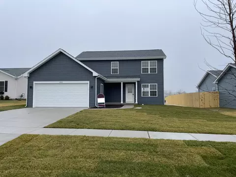 525 Apple Valley Rd, Harvard, IL 60033