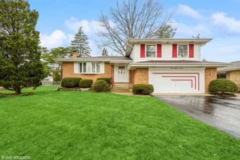 1098 Crimson Dr, Wheeling, IL 60090