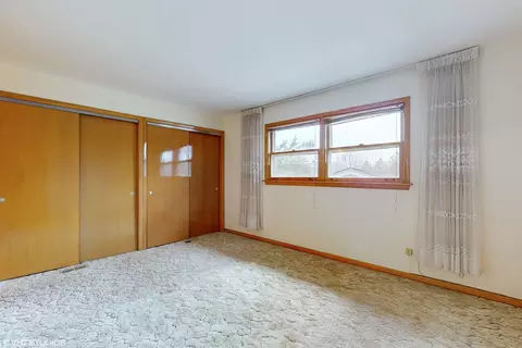 Bedroom - 1098 Crimson Dr, Wheeling, IL 60090 photo 1 of 2