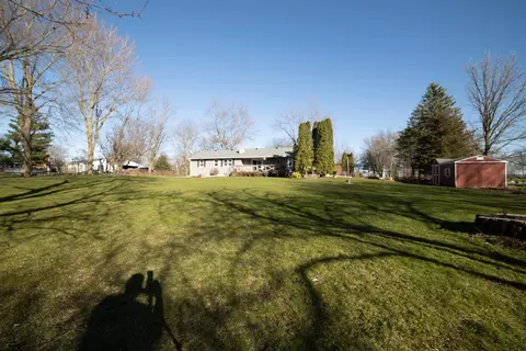 Exterior - 11 N112 Capulet Cir, Elgin, IL 60124 photo 5 of 7