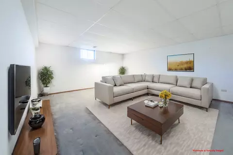 Living - 11 N112 Capulet Cir, Elgin, IL 60124 photo 5 of 5