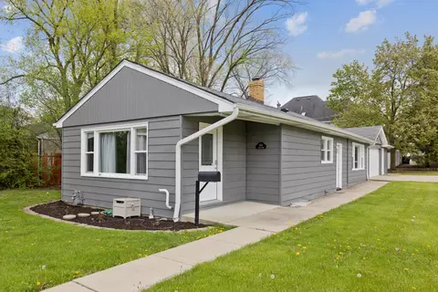 954 Lilac Ln, Highland Park, IL 60035