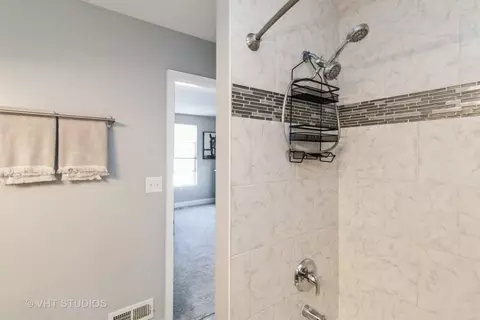 1117 Reserve Dr, Elgin, IL 60123 photo 13