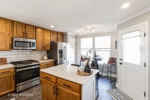 1117 Reserve Dr, Elgin, IL 60123 photo 7
