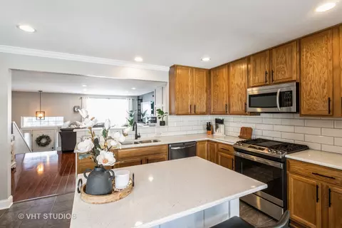 1117 Reserve Dr, Elgin, IL 60123 photo 6
