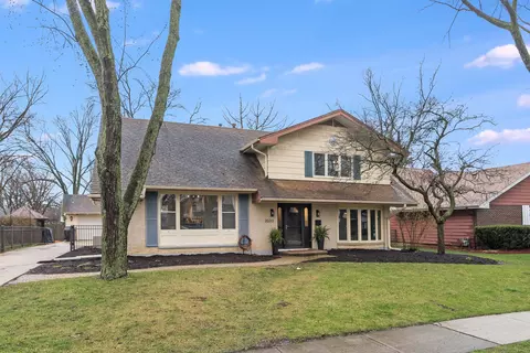 2033 Adams St, Rolling Meadows, IL 60008