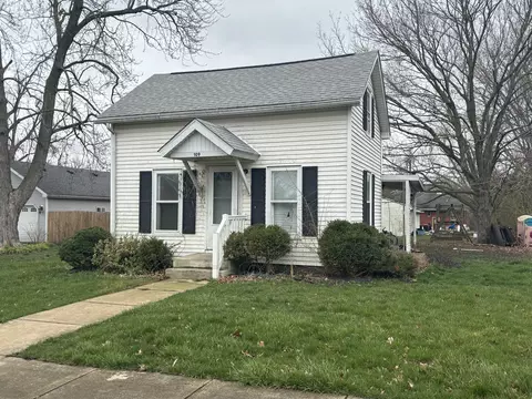 109 E 6th St, Gridley, IL 61744