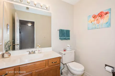 Bath - 261 Superior Cir, Bartlett, IL 60103 photo 1 of 3