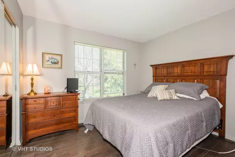 Bedroom - 261 Superior Cir, Bartlett, IL 60103 photo 1 of 4