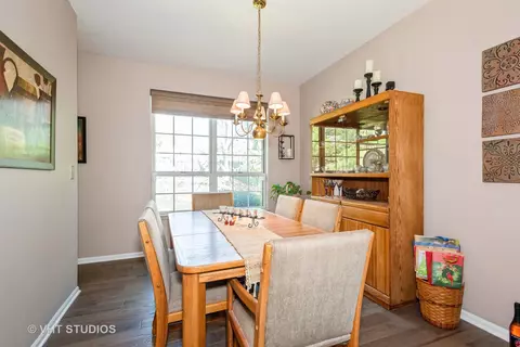 Dining - 261 Superior Cir, Bartlett, IL 60103 photo 1 of 2