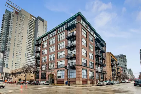 817 W Washington Blvd #602, Chicago, IL 60607